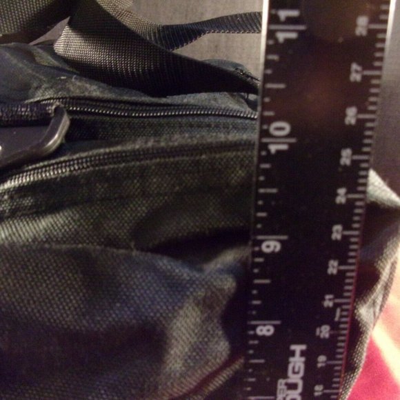 VINTAGE CAMP INN BLACK CABVAS LARGE DUFFLE BAG W/ HAND STRAPS SI1042 - Picture 6 of 12